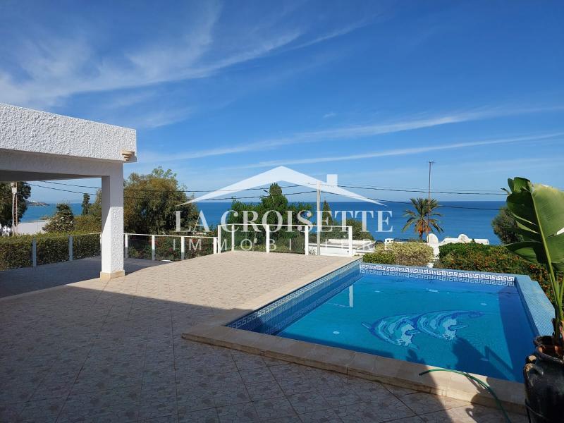 Villa S+5 vue sur mer avec piscine à La Marsa